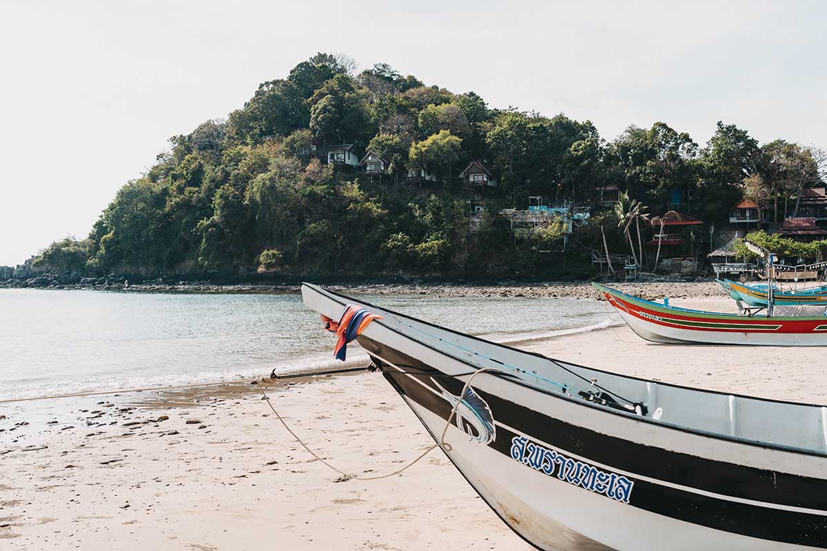 Kantiang Bay mit Booten auf Insel Koh Lanta
